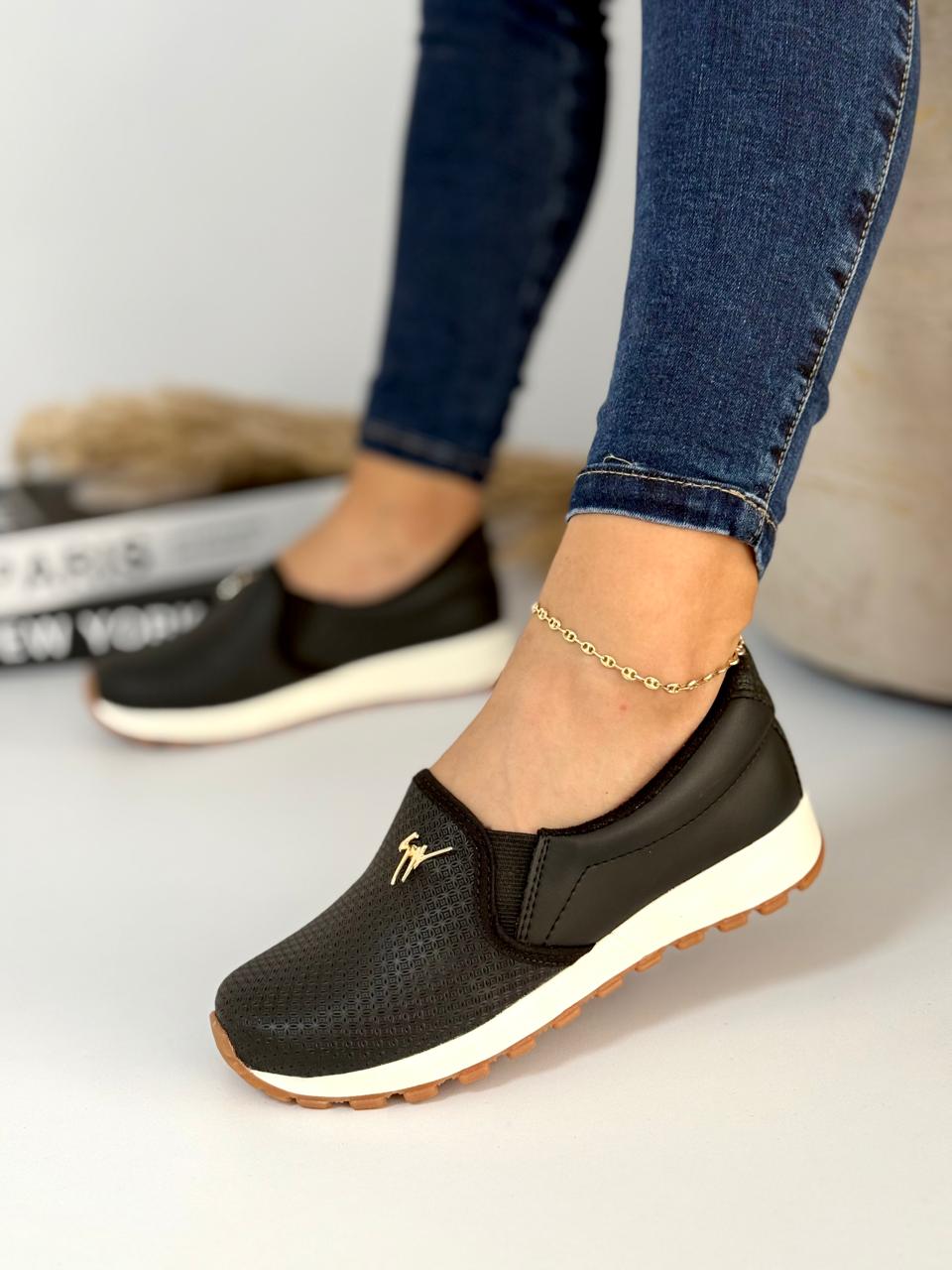 Mocasín Slip – 💼 Estilo, 👣 Confort y ✨ Altura en Cada Paso