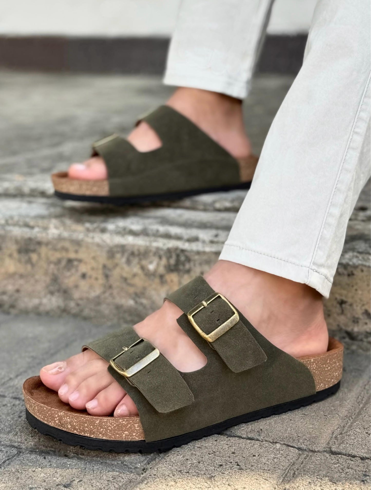 Sandalias de Moda con Doble Hebilla ✨ | Cómodas y Versátiles