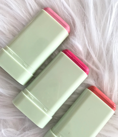 🛍️ ¡Nuevo BLUSH en barra disponible! Suave, brillante y siempre contigo 💼✨