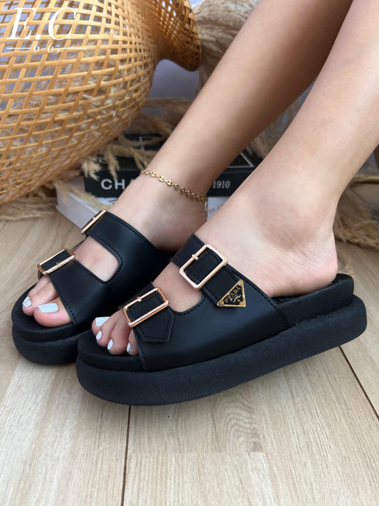 💖👠Sandalia Prada – Tu toque de elegancia diaria ✨🖤